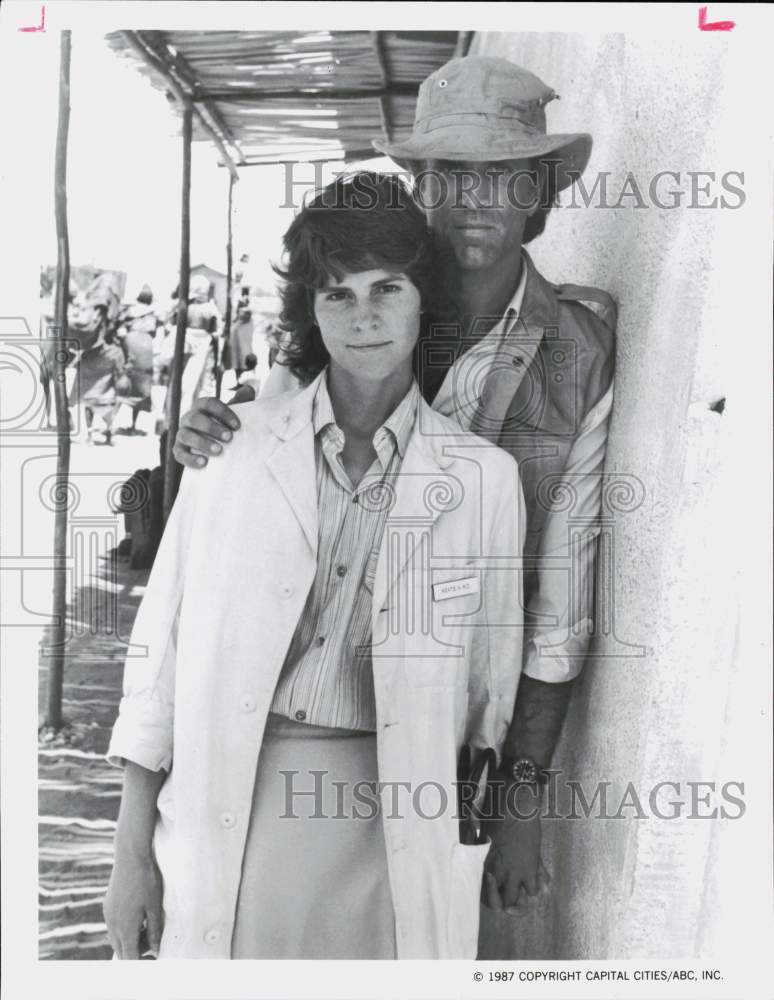 1987 Press Photo Actors Ally Sheedy and Ted Danson in \