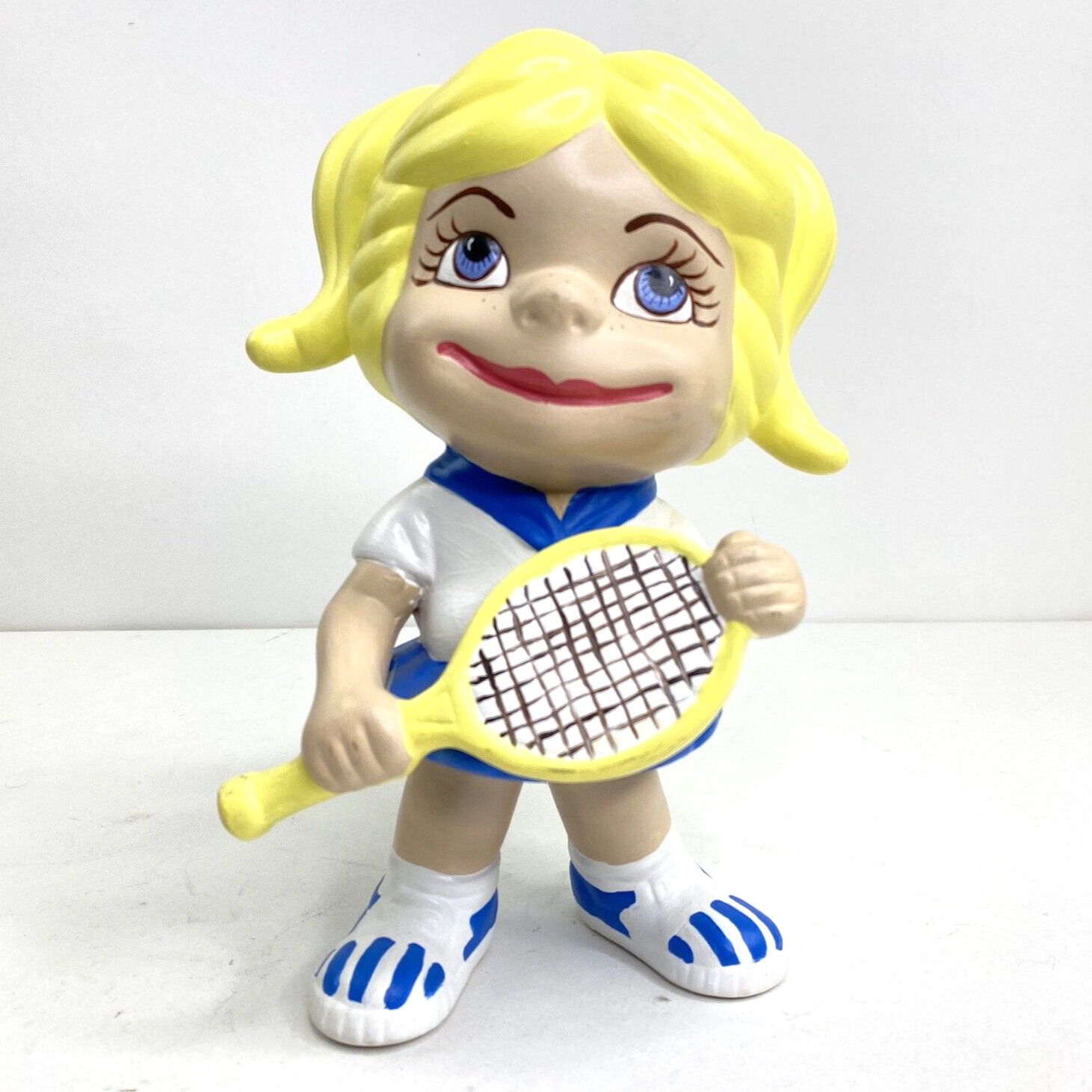 VTG Atlantic Mold Ceramic Smiling Girl Big Eyes Tennis Player Racket 9\