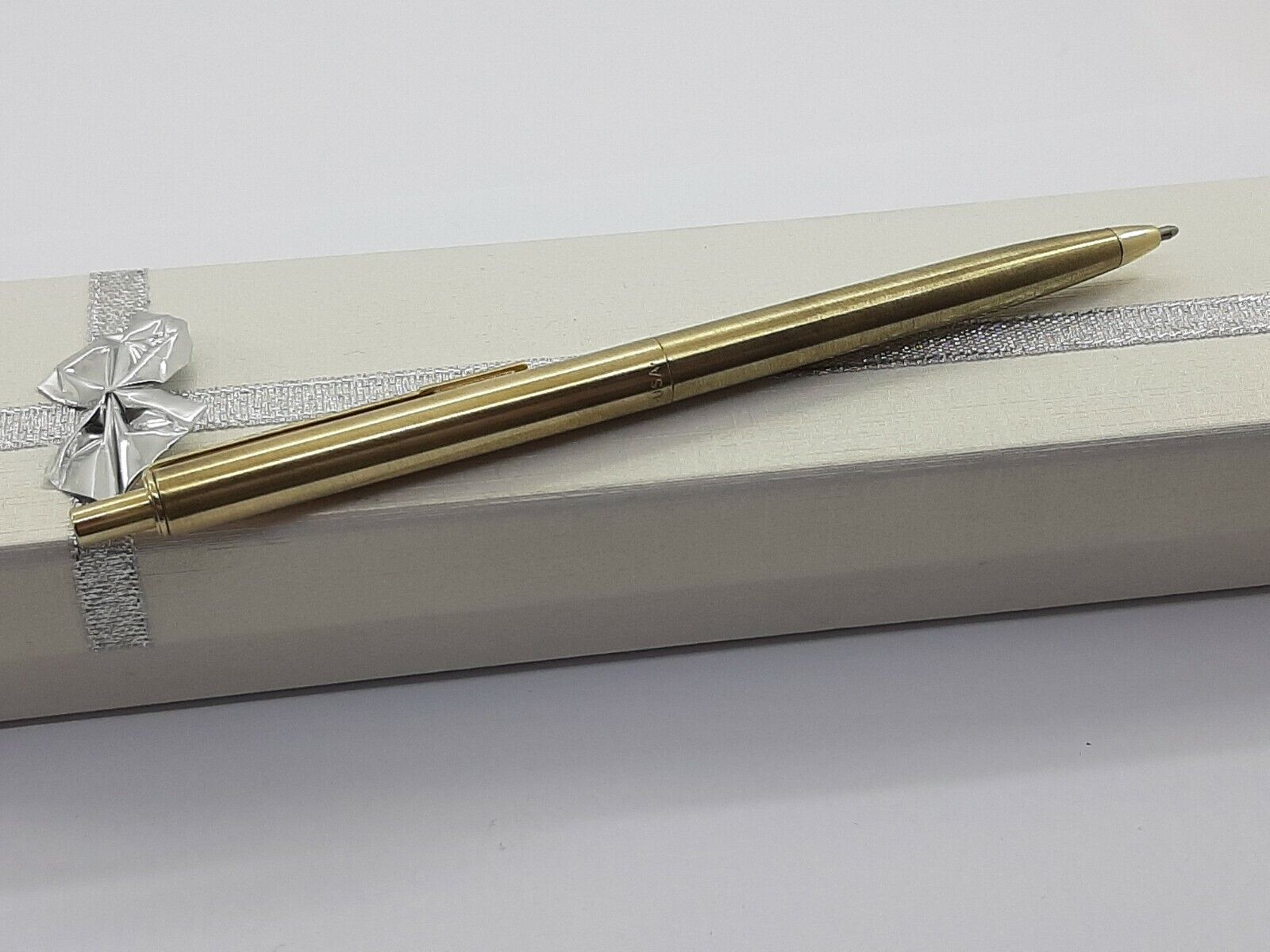 PAPER MATE VINTAGE PEN MADE IN USA GOLD PLATED IN VERY GOOD CONDITION 