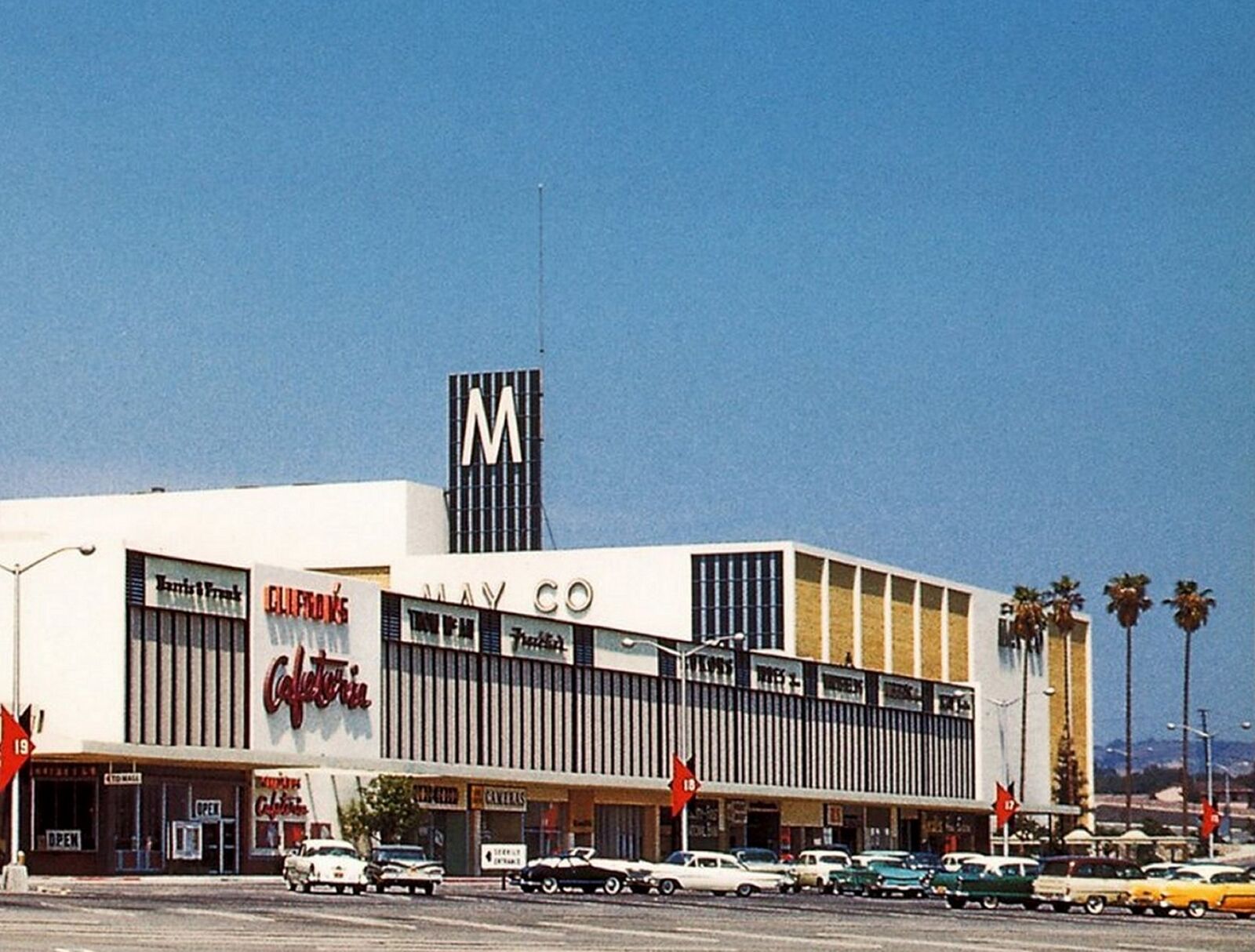 1960 MAY COMPANY STORE, West Covina Shopping Center Ca., PHOTO Old Cars (187-L)