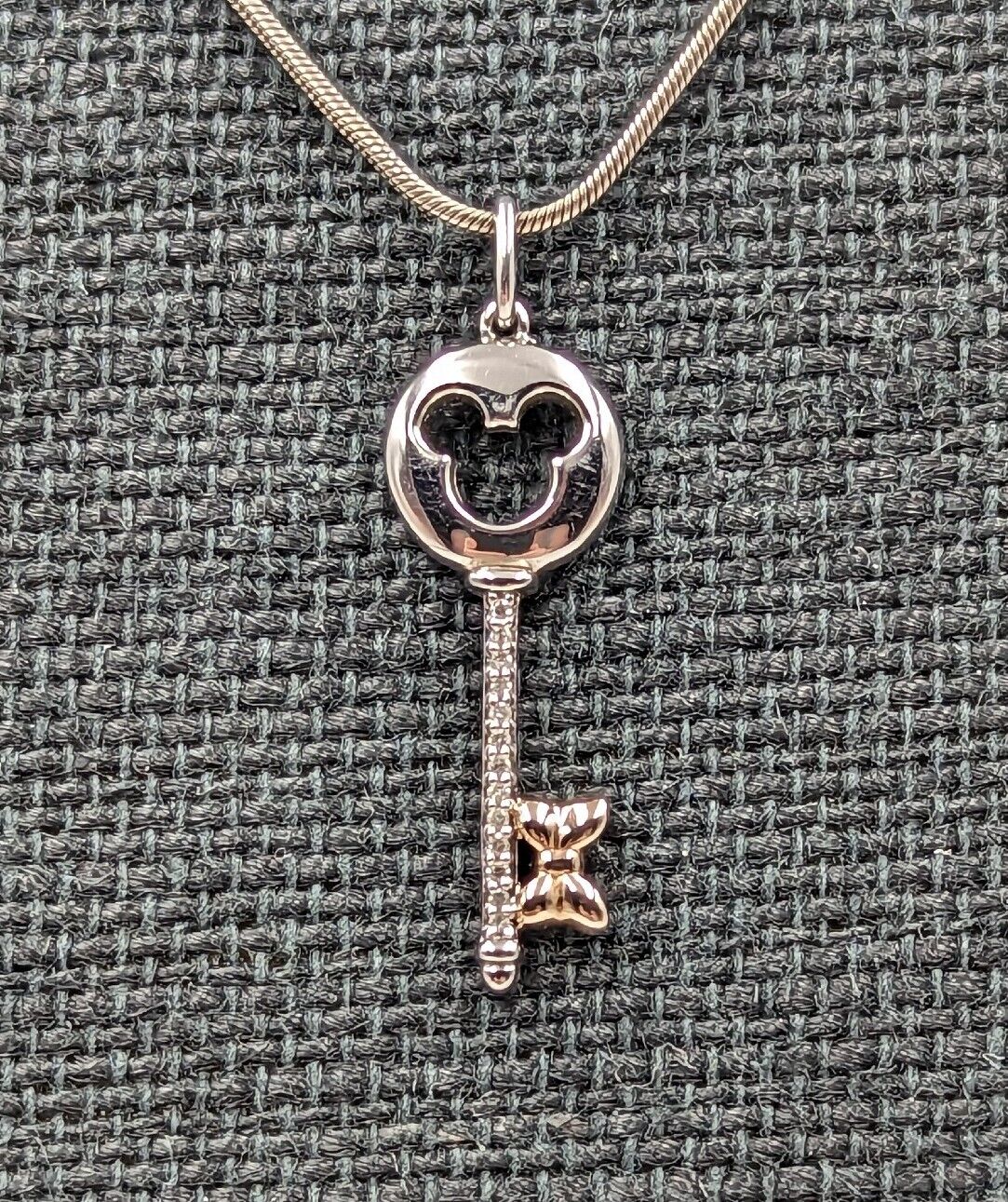 Disney Minnie 925 Silver 10K Gold Bow .10 CT Diamonds Key Pendant 16\