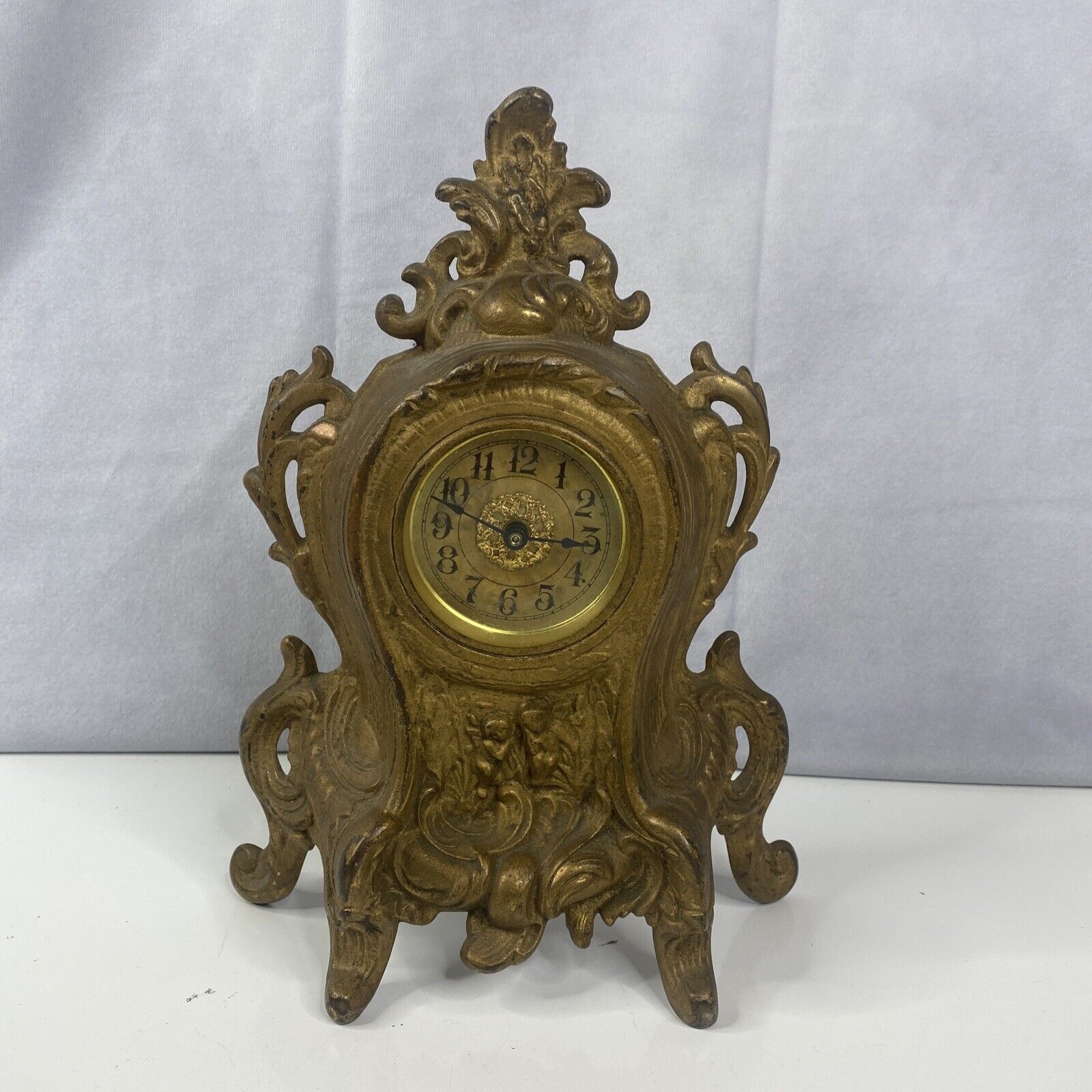 Antique Early 1900\'s Brass Shelf Mantel Wind Up Clock with Cherubs 11\