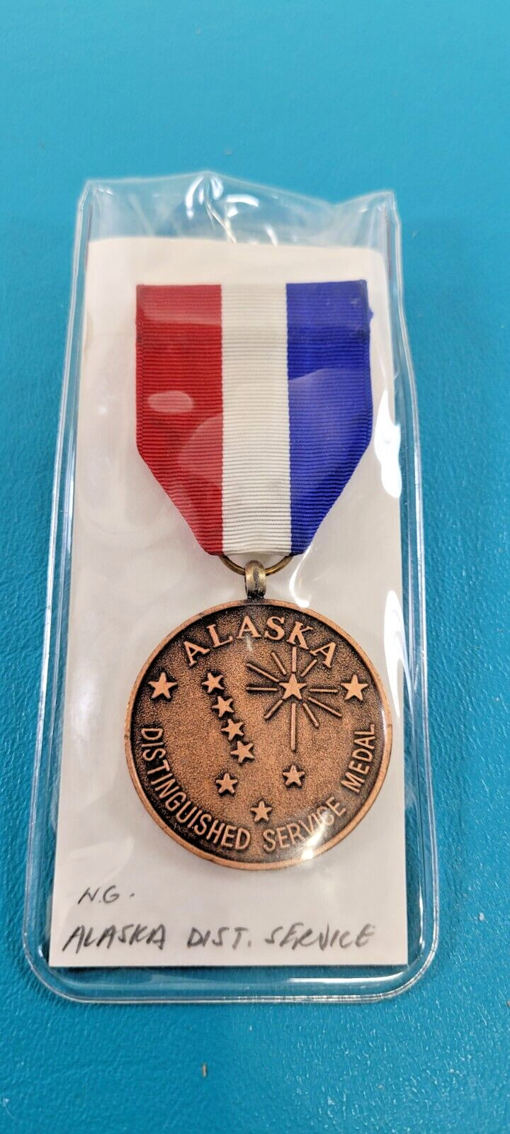 Vintage Alaska National Guard Dist. Service Medal Pin Insignia Vanguard