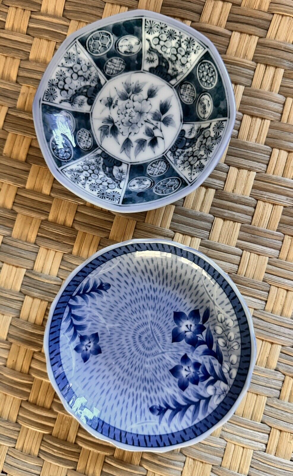 Vintage Pair 4.5” Japanese Chinoiserie Blue And White Decorative Display Plates 