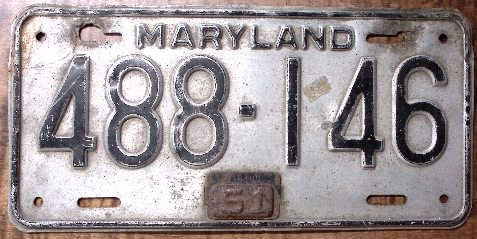 1951 VINTAGE MARYLAND AUTO LICENSE PLATE CAR TAG RUSTIC MAN CAVE DECOR Z5085