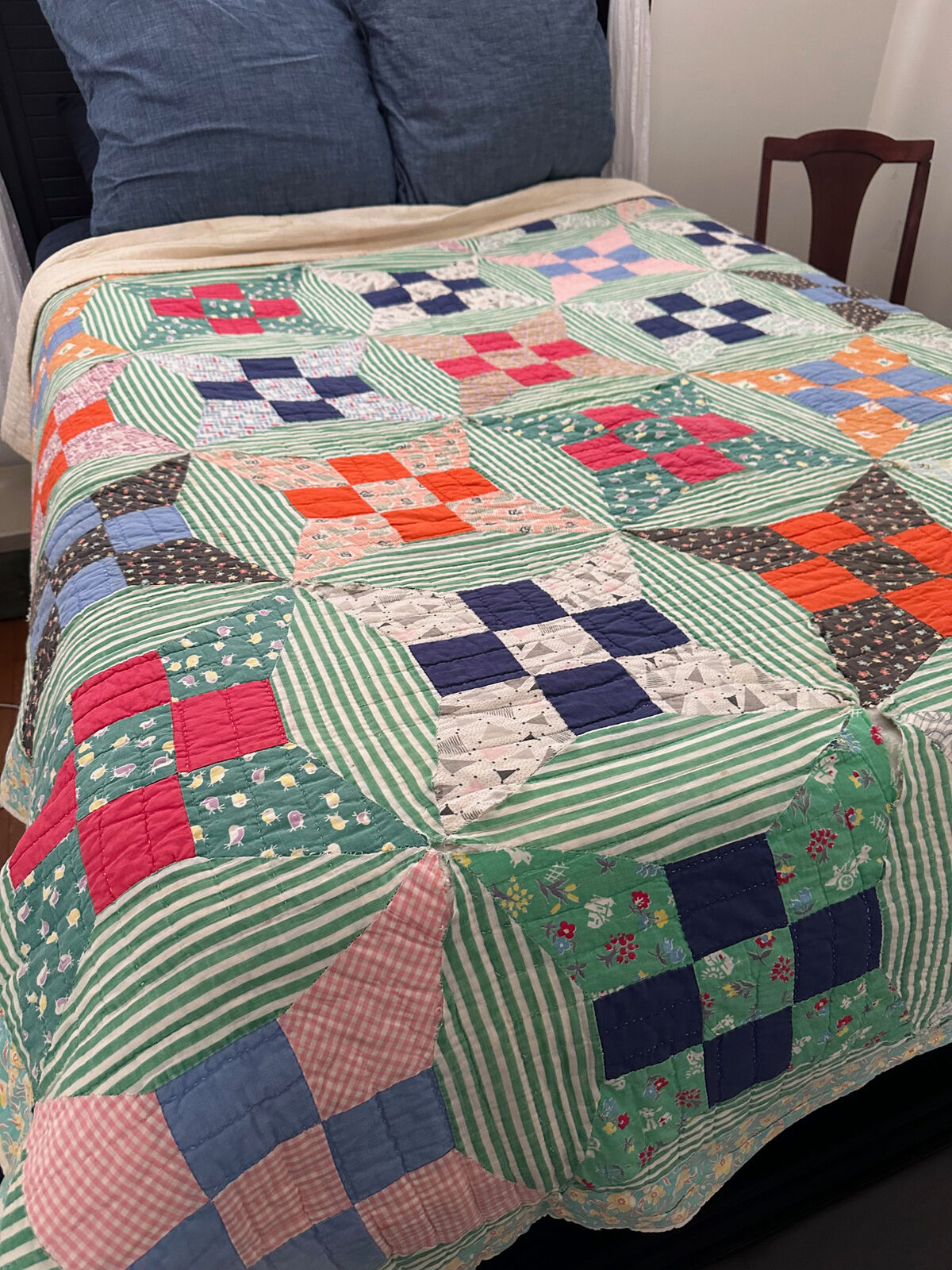 VINTAGE cotton patchwork Quilt TWIN 84 x 66