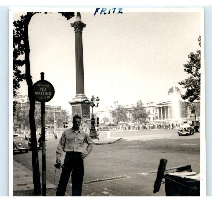 Vintage Photo 1953, US Army Soldier, Fritz, Tourist, London England JNHC 3.5x3.5