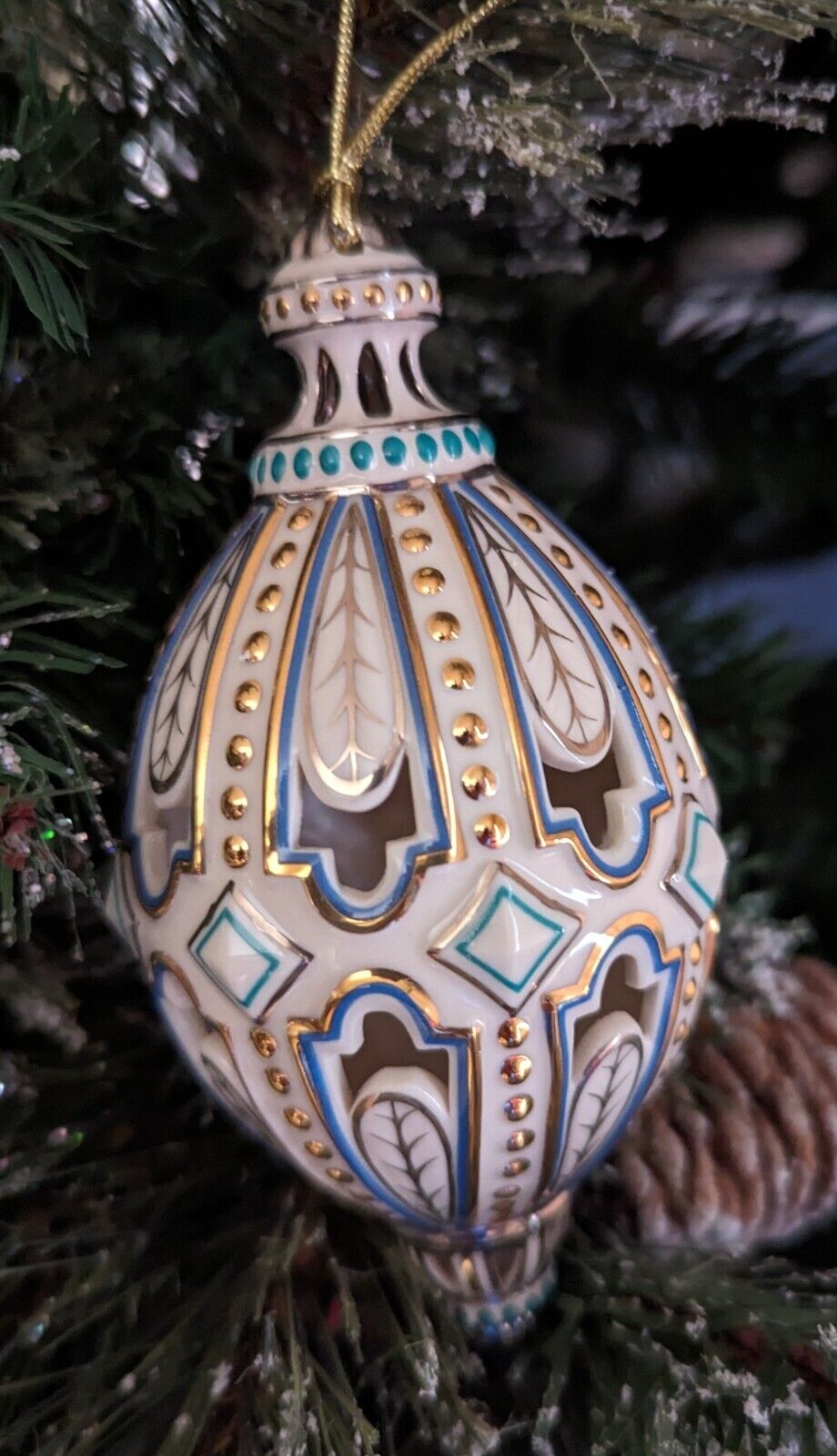 Vintage 2004 Lenox  Brocade Egg Christmas Ornament with Box