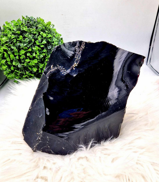 5.5kg Obsidian against black magic