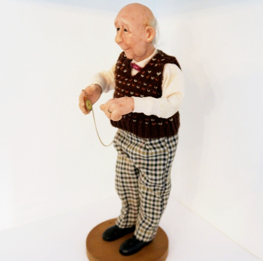 Figurine, Elderly Man with Pocket Watch Resin, Cloth, Fibers. Old great shape