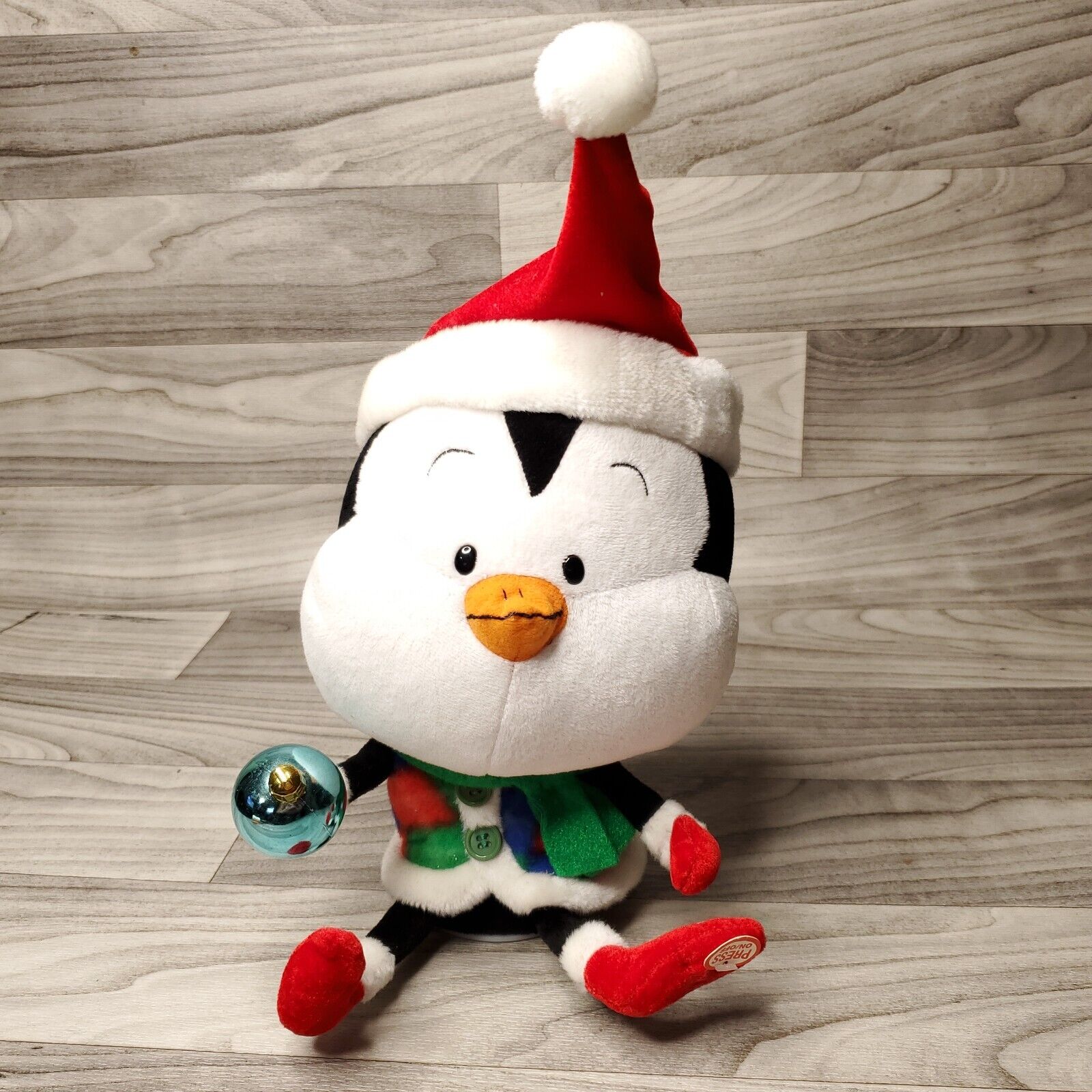 2009 Gemmy Penguin Animated Singing Dancing Spin Christmas (Video) Rare