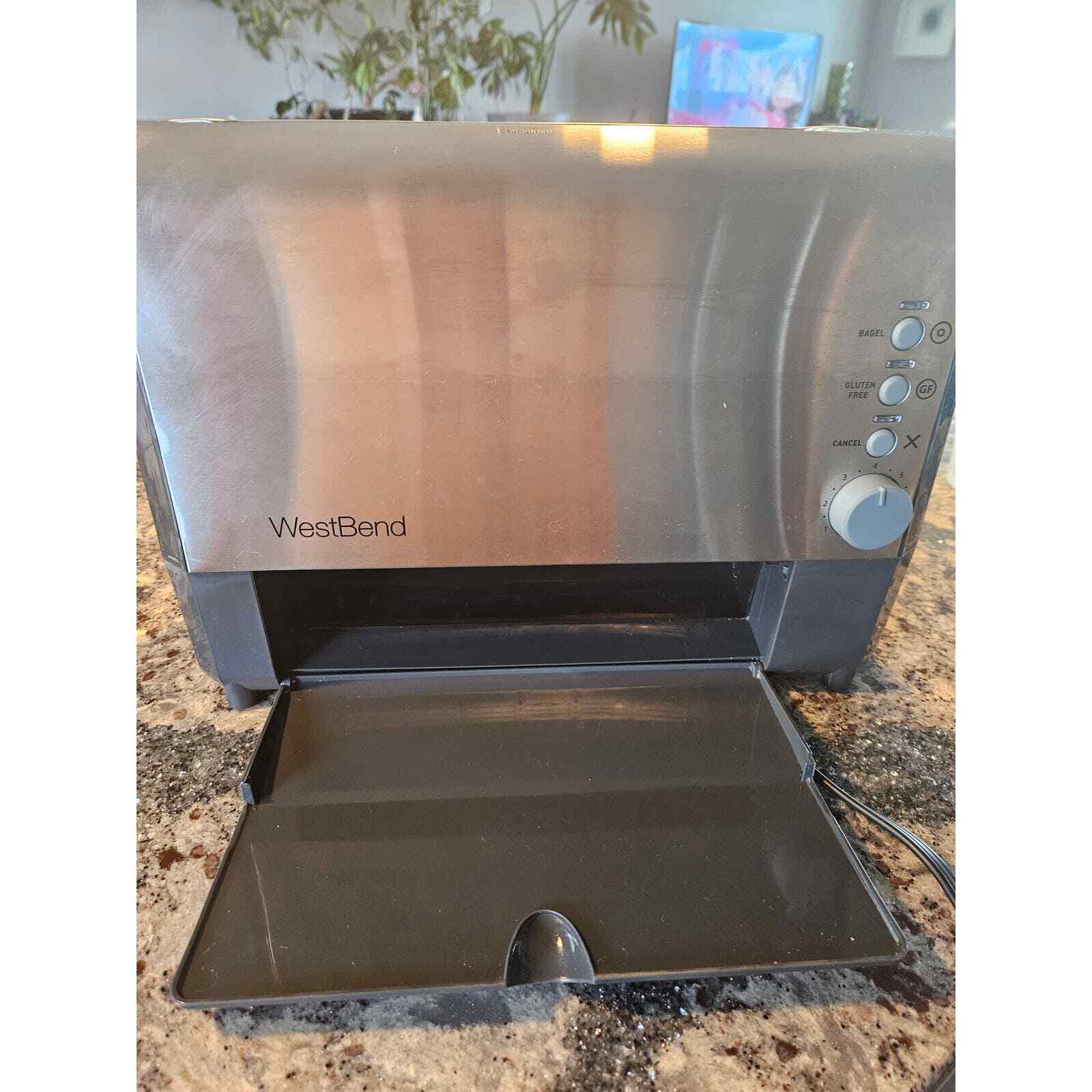 Westbend Toaster - Stainless Steel - 2 Slice Quick Serve - clean 