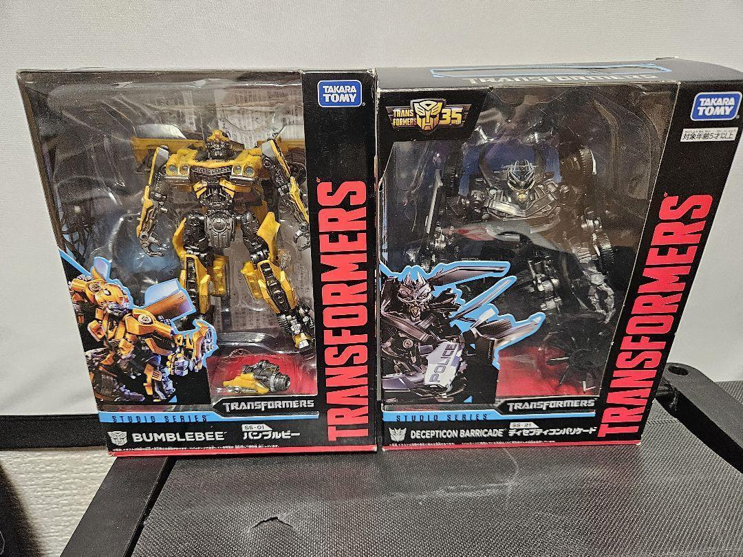 Transformers Figure lot of 2 Takara tomy Bumblebee Decepticon Barricade  