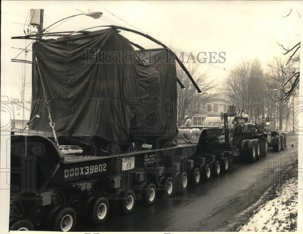 1982 Press Photo Truck carries nuclear reactor through Ballston Spa, New York