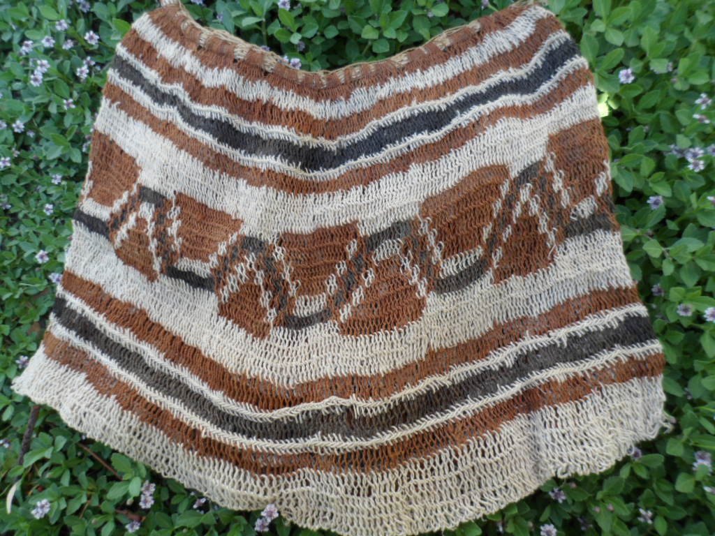 Vintage Traditional old hand woven Bilum bag Sepik River PNG Papua New Guinea 