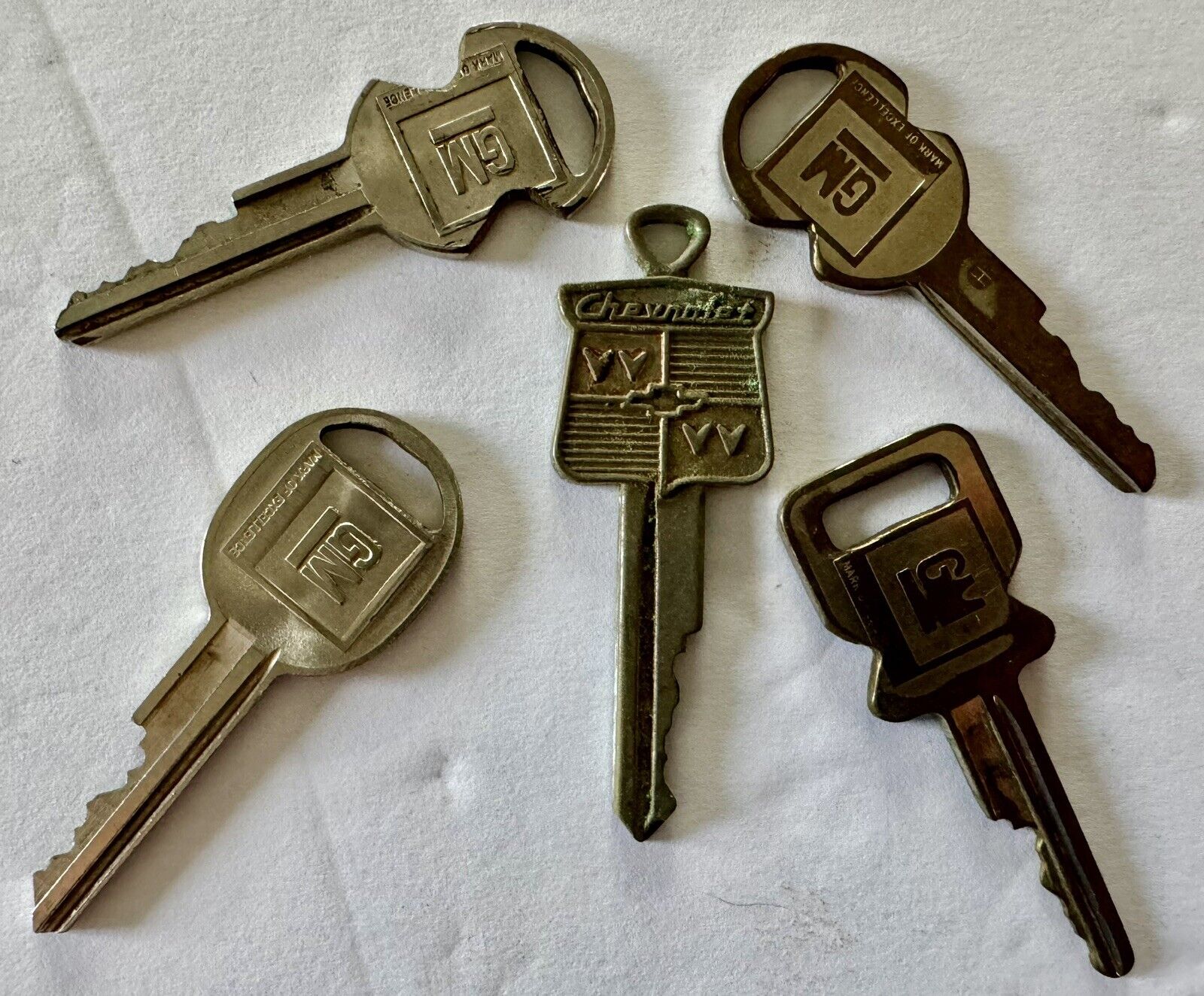 Lot Of 5 Chevrolet GM Keys Collectible Vintage Antique Car Truck Auto Keys
