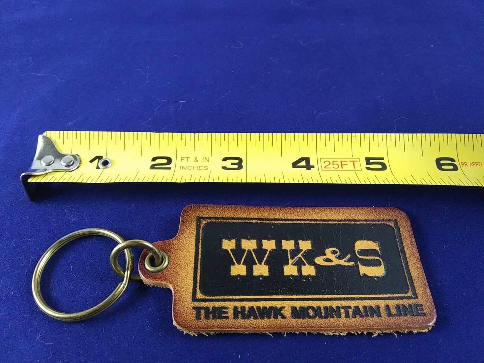 Vintage WK & S RAILROAD The Hawk Mountain Line Keychain Fob Key Ring *QQ17
