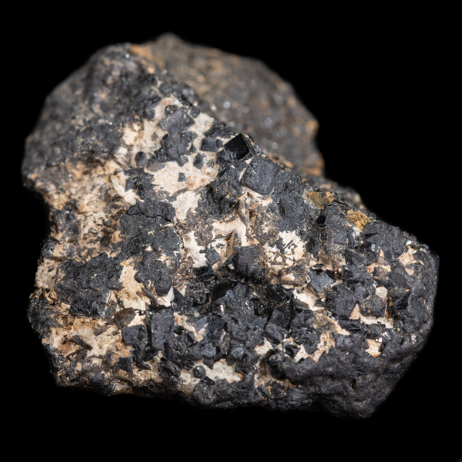 Perovskite mineral specimen 153ct / 30g / 1oz from Kugda Russia