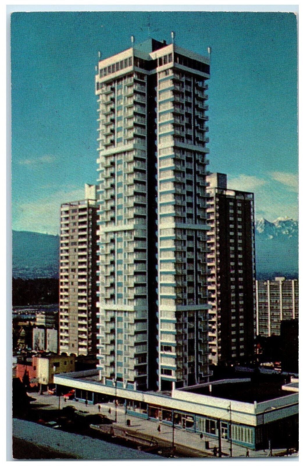 c1950's Vancouver's Hotel of Distinction Blue Horizon Canada Vintage Postcard