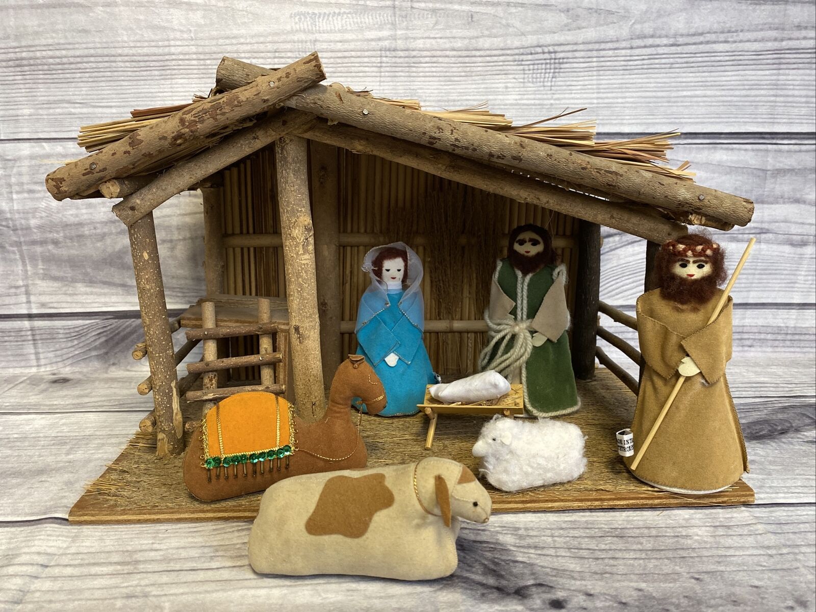 TCT Handcrafted 8pc. Nativity Set Scene Holy Family Figures/Crèche Thailand Vtg.