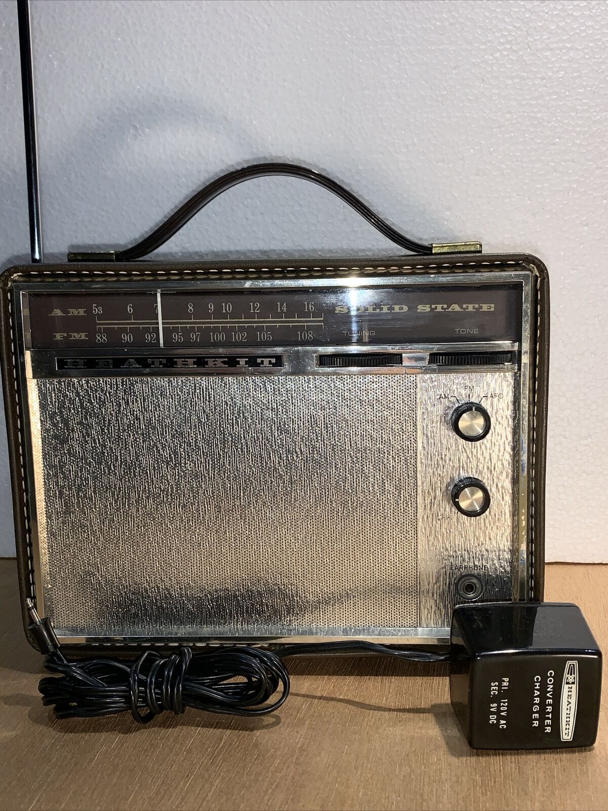 Heathkit Model GR-17 AM/FM Solid State Radio, Tested, Working With Charger