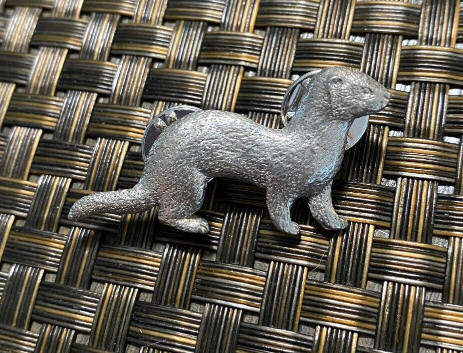 VINTAGE GG HARRIS FERRET FINE PEWTER COLLECTIBLE PIN RARE