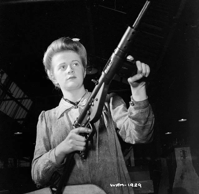 WW2 WWII Photo Female Factory Worker Sten Gun Canada 1942  World War Two / 8121