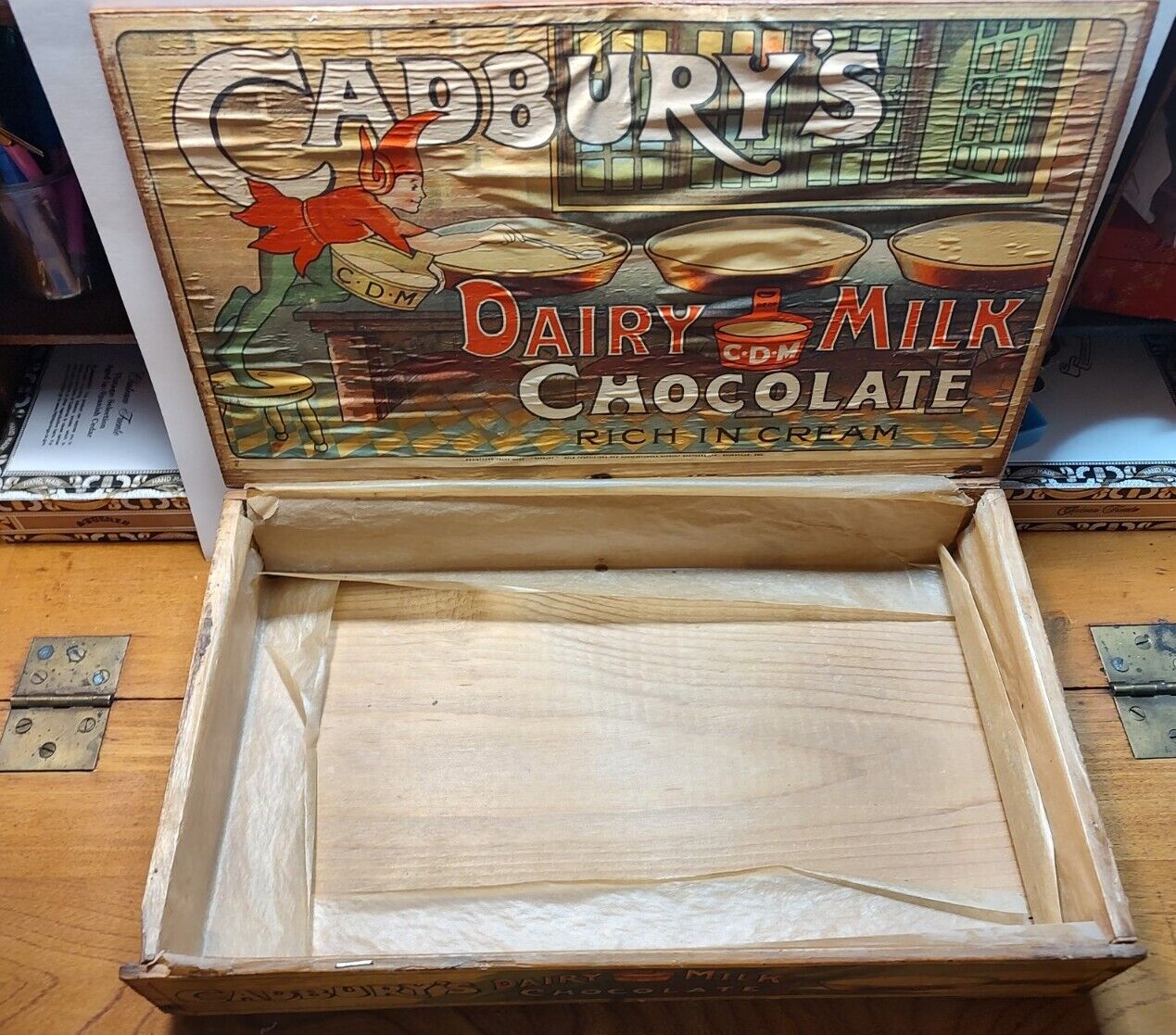 ORIGNAL VINTAGE CADBURYS DAIRY MILK CHOCOLATE GENERAL STORE WOODEN BOX 