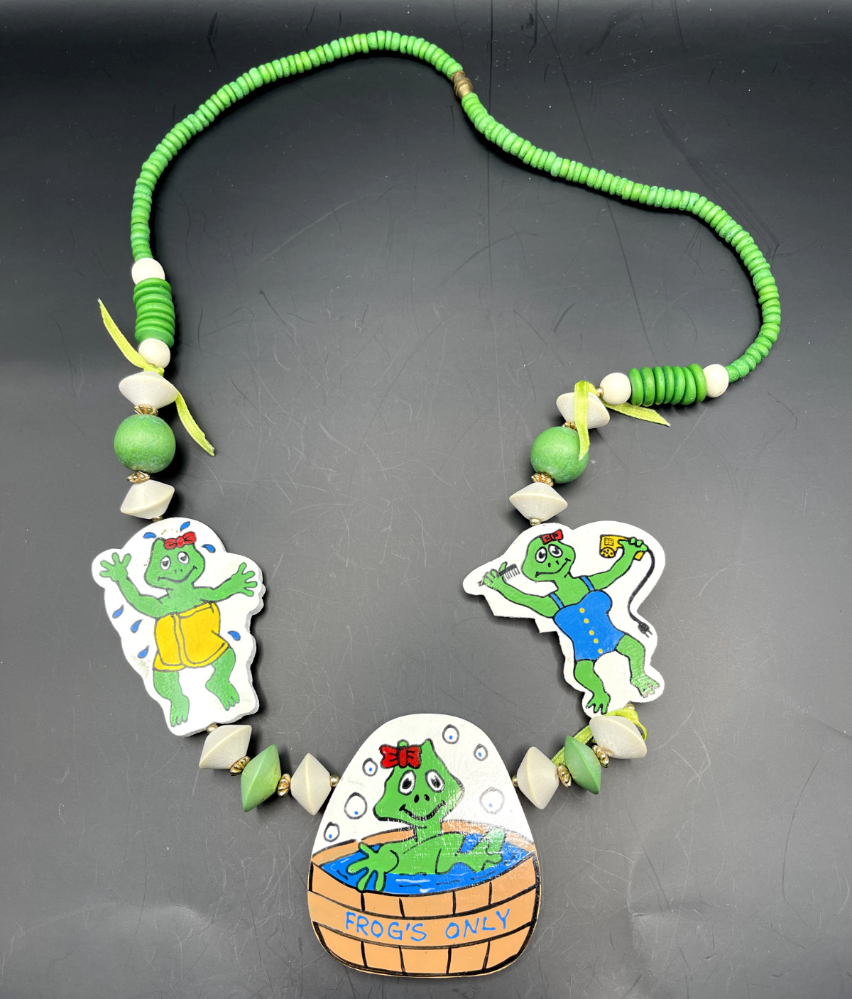 Frogs Only Wooden Necklace Vintage Wooden Cartoon Frog Green
