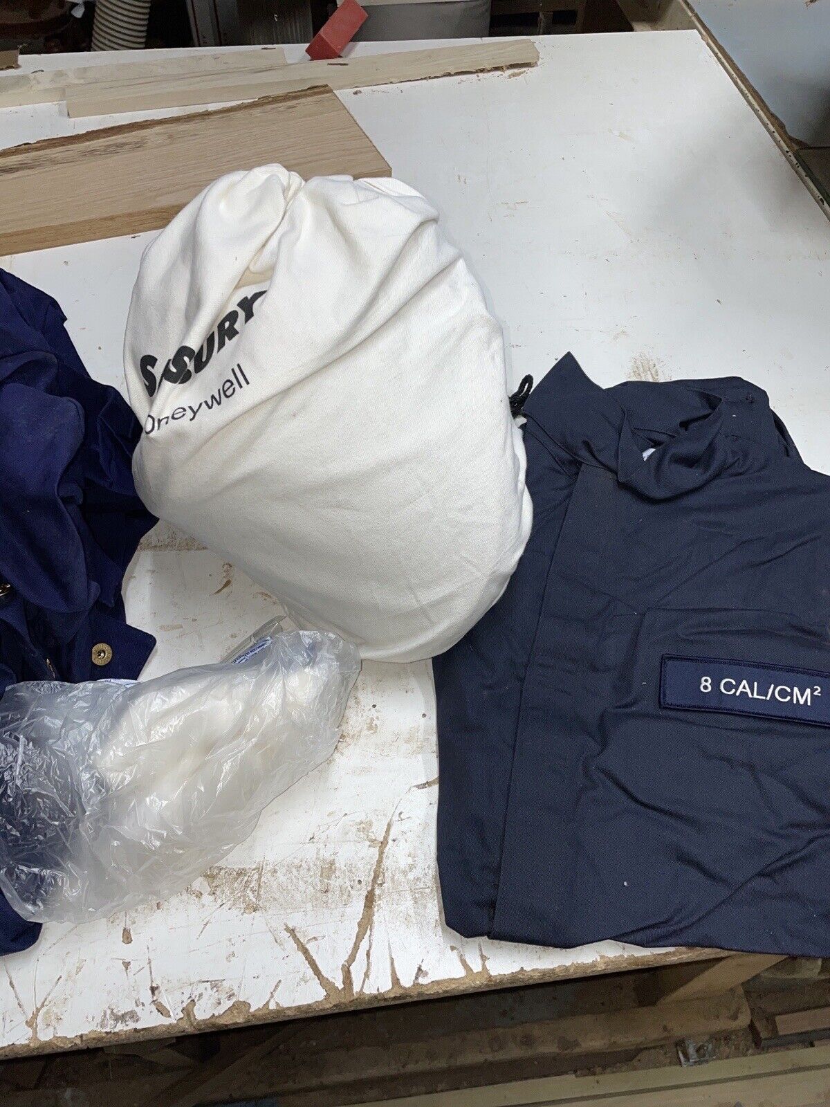 PRO-WEAR Salisbury 8 Cal Arc Flash Suit Kit Overalls/Hood/Glove/Bag Sz  Large