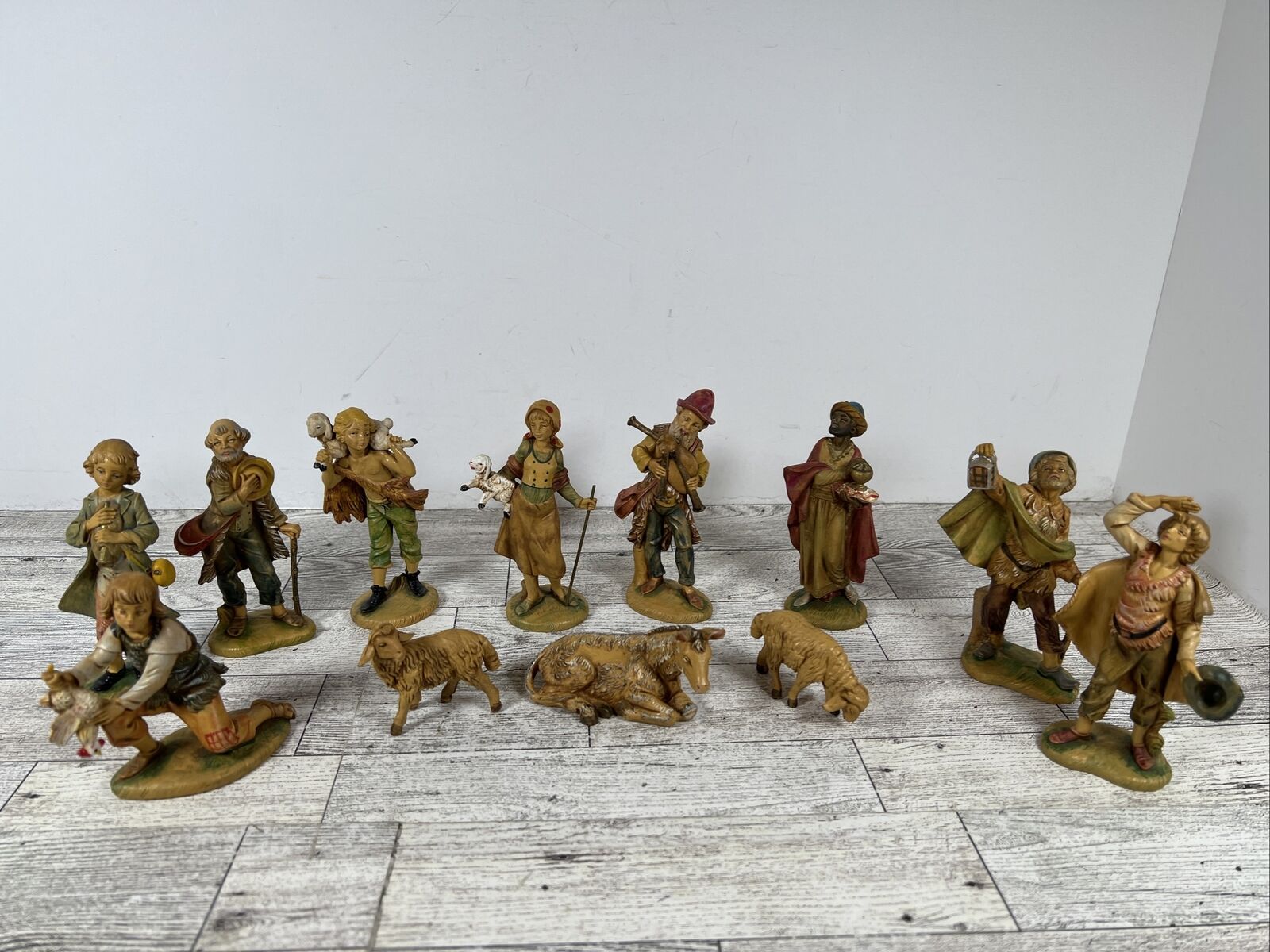 Vtg Lot Of 12 HAND PAINTED Nativity Figures Italy