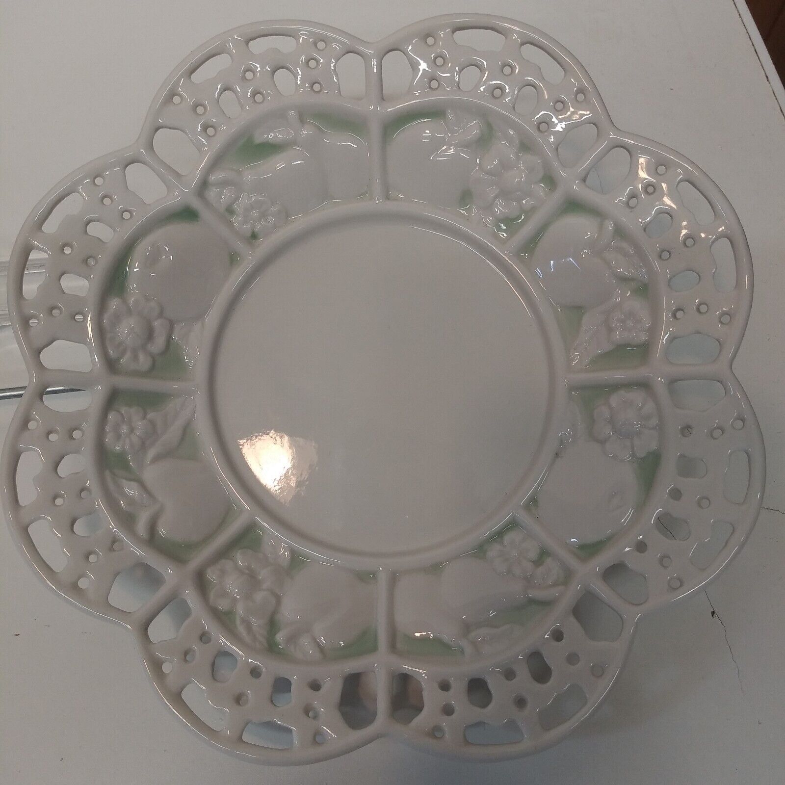 Avon China White/Green Lace and Fruit Pattern Ceramic Plate