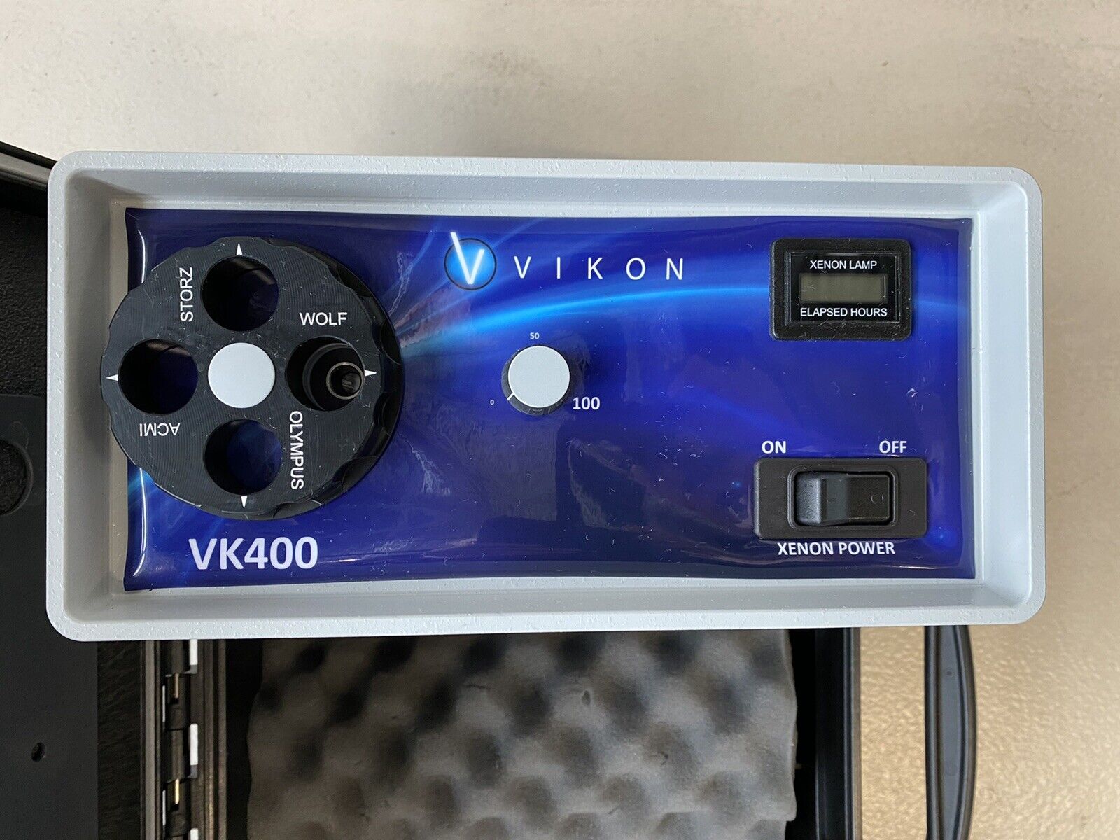 Vikon VK400 Xeon Lightsource lathroscopic surgery with 1 Featherlight tested