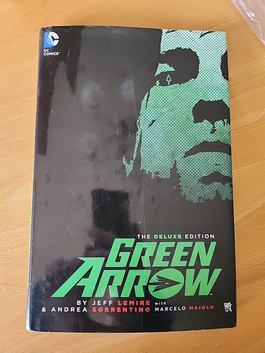 Green Arrow by Jeff Lemire and Andrea Sorrentino: The Deluxe Edition (DC Comics)