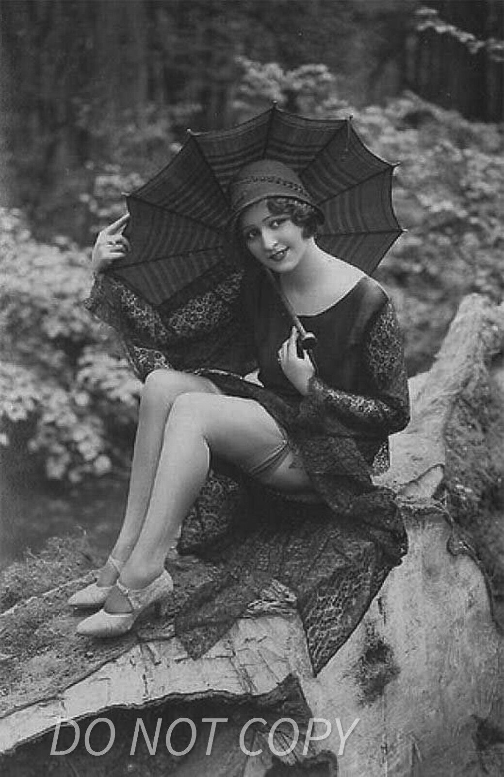 Vintage Glamor  - Flapper Girl -  PUBLICITY PHOTO