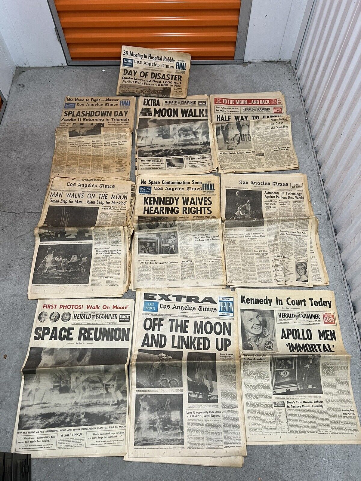Lot 1969 69 NASA News LA Times Extra Walks on The Moon Kennedy Waives Newspaper