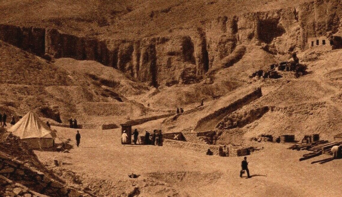 C.1920s Egypt Postcard. King Tuts Tomb. Excavation Crew. Valley Of The Kings VTG