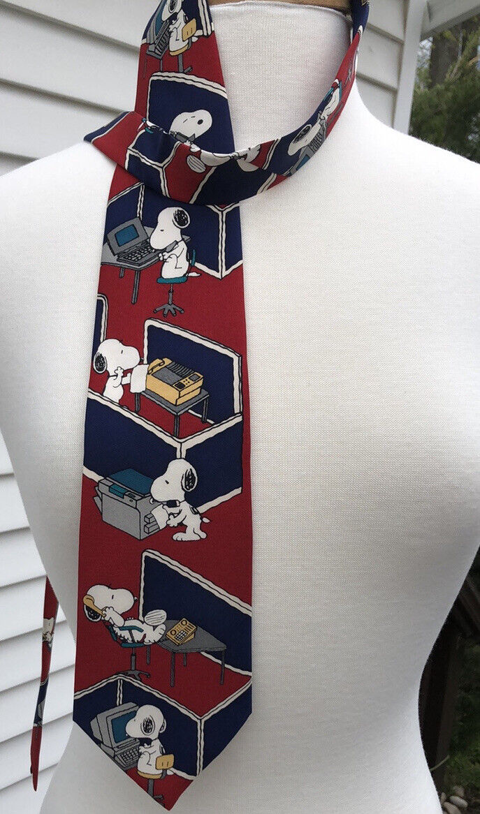 Vintage Peanuts Snoopy Men’s Silk Tie Red Is It Frday Yet Computer Scene