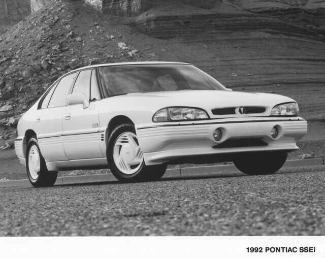 1992 Pontiac Bonneville SSEi Press Photo 0097