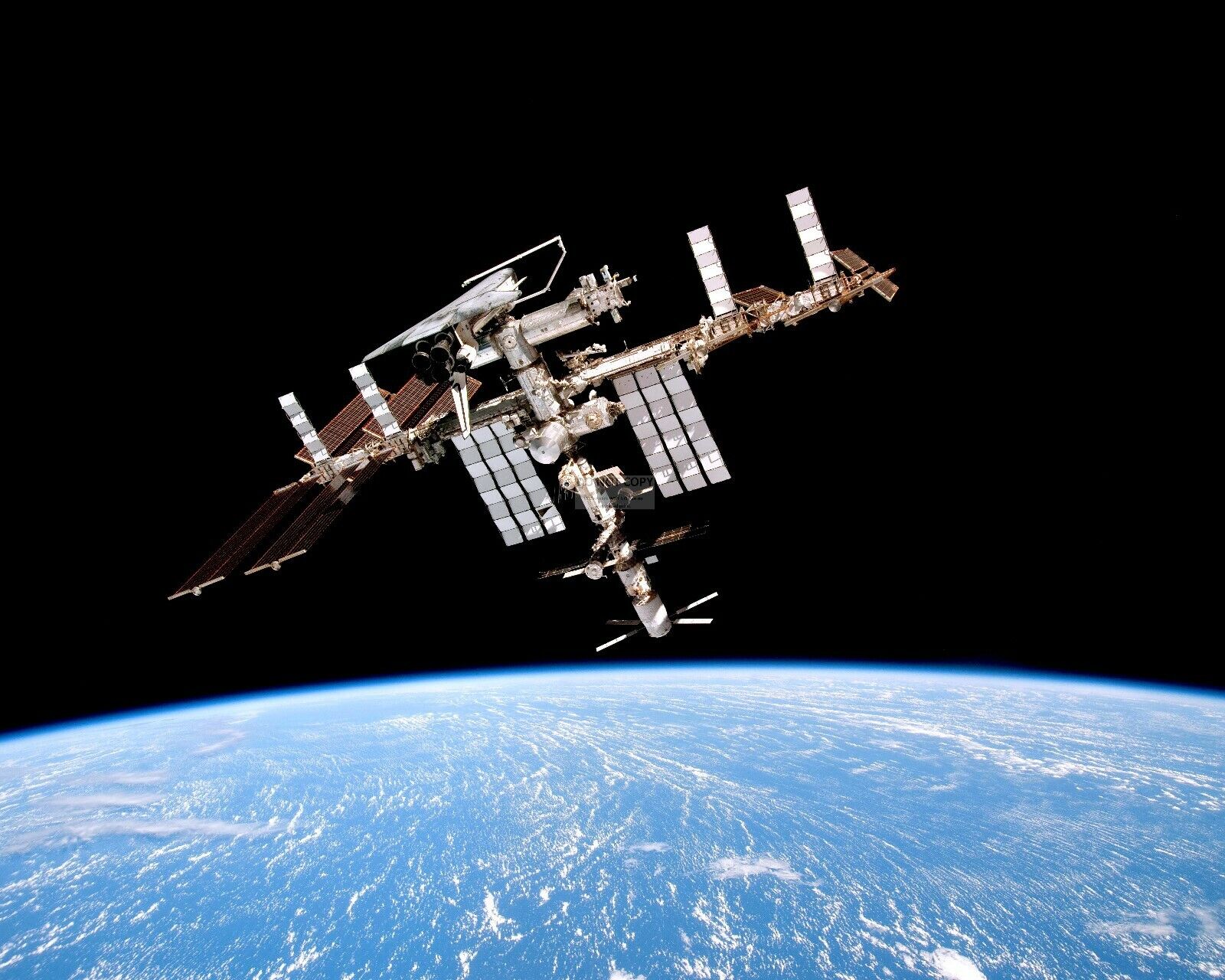 SHUTTLE ENDEAVOUR DOCKED TO INTERNATIONAL SPACE STATION  8X10 NASA PHOTO (DD669)