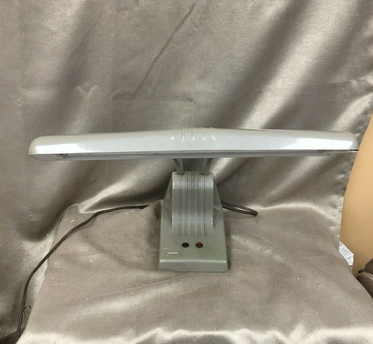 Vintage Underwriters Laboratories MCM Industrial Flexible Modal 1000 Lamp 