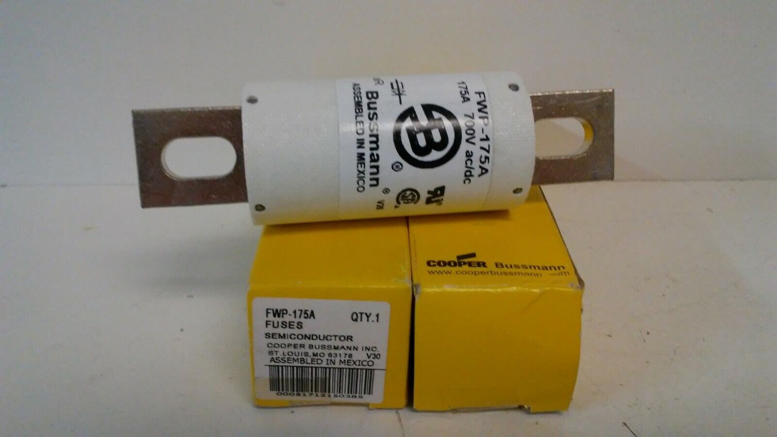 LOT OF (2) NEW IN BOX COOPER BUSSMANN 175A SEMICONDUCTOR FUSES FWP-175A