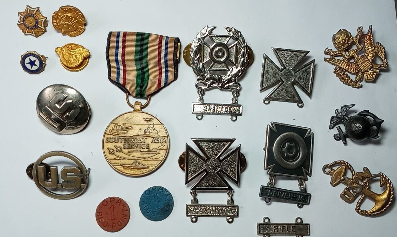 Vintage Military Lot - Service Medal, VFW, US Navy Globe & Anchor Pins & More