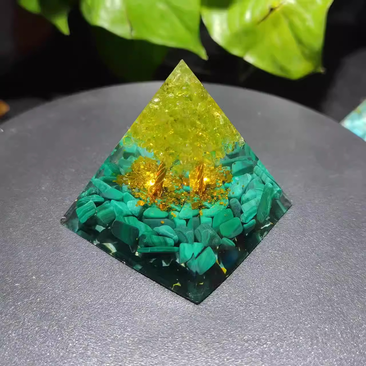 Crystal Orgone Pyramid Chakra Reiki Healing Meditation Orgonite Energy Stone