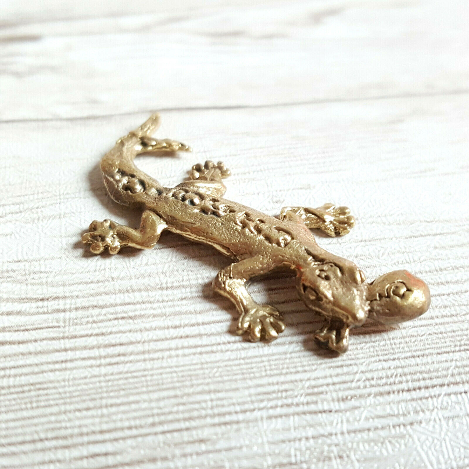 Gold Gecko Lizard Figurine Two Tails Reptile Bite Money Wealth Gamble Win Carry