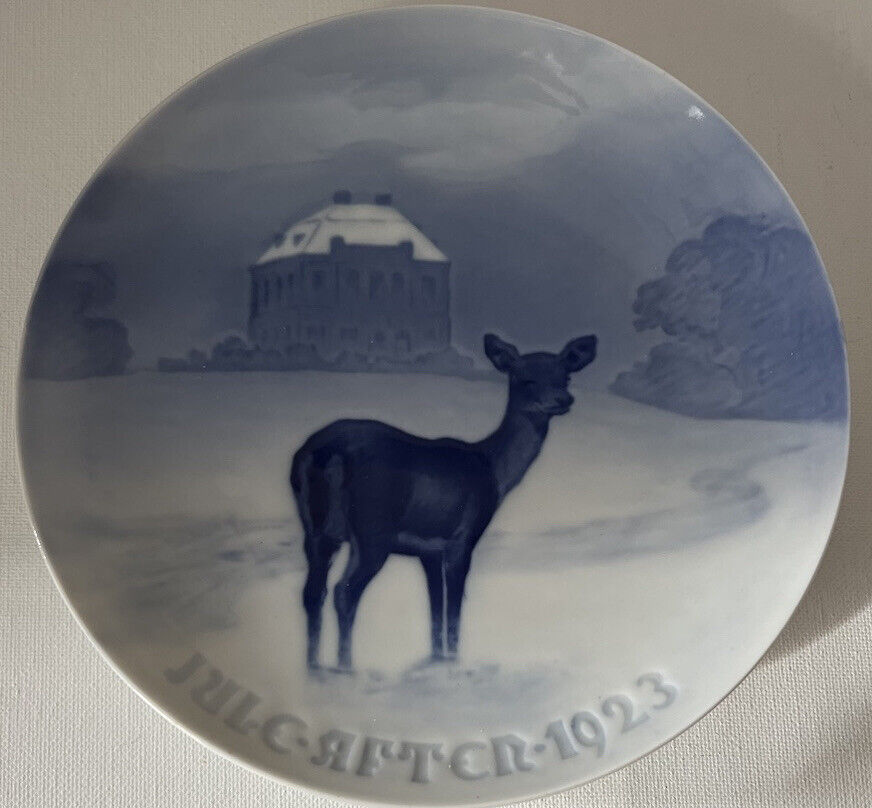 1923 B&G Royal Copenhagen Christmas Plate “The Royal Hunting Castle” Estate Sale