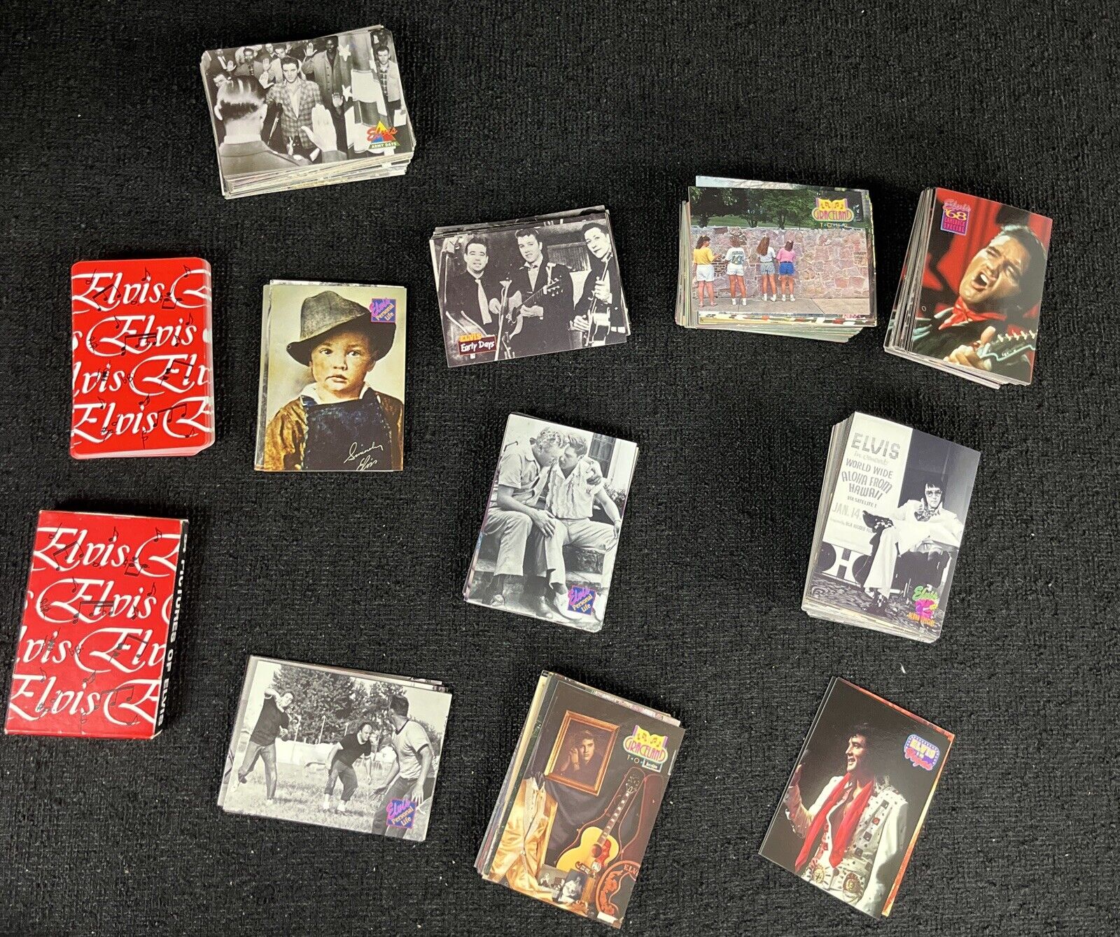 Lot of 300+ 1992 Elvis Presley Cards With Many Duplicates