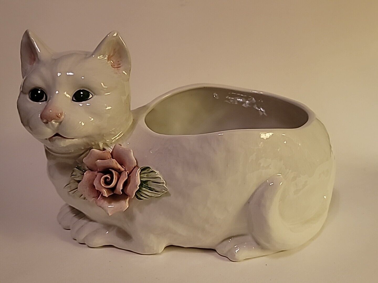 Vintage Capodimonte White Kitten Cat Planter Figurine w/Pink Rose Flower