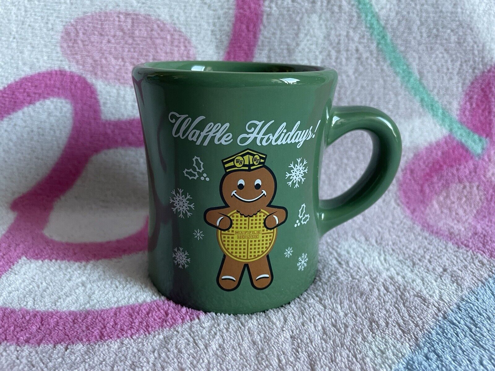 Waffle House 2016 Waffle Holiday Gingerbread Green Coffee Mug Restaurant Ware