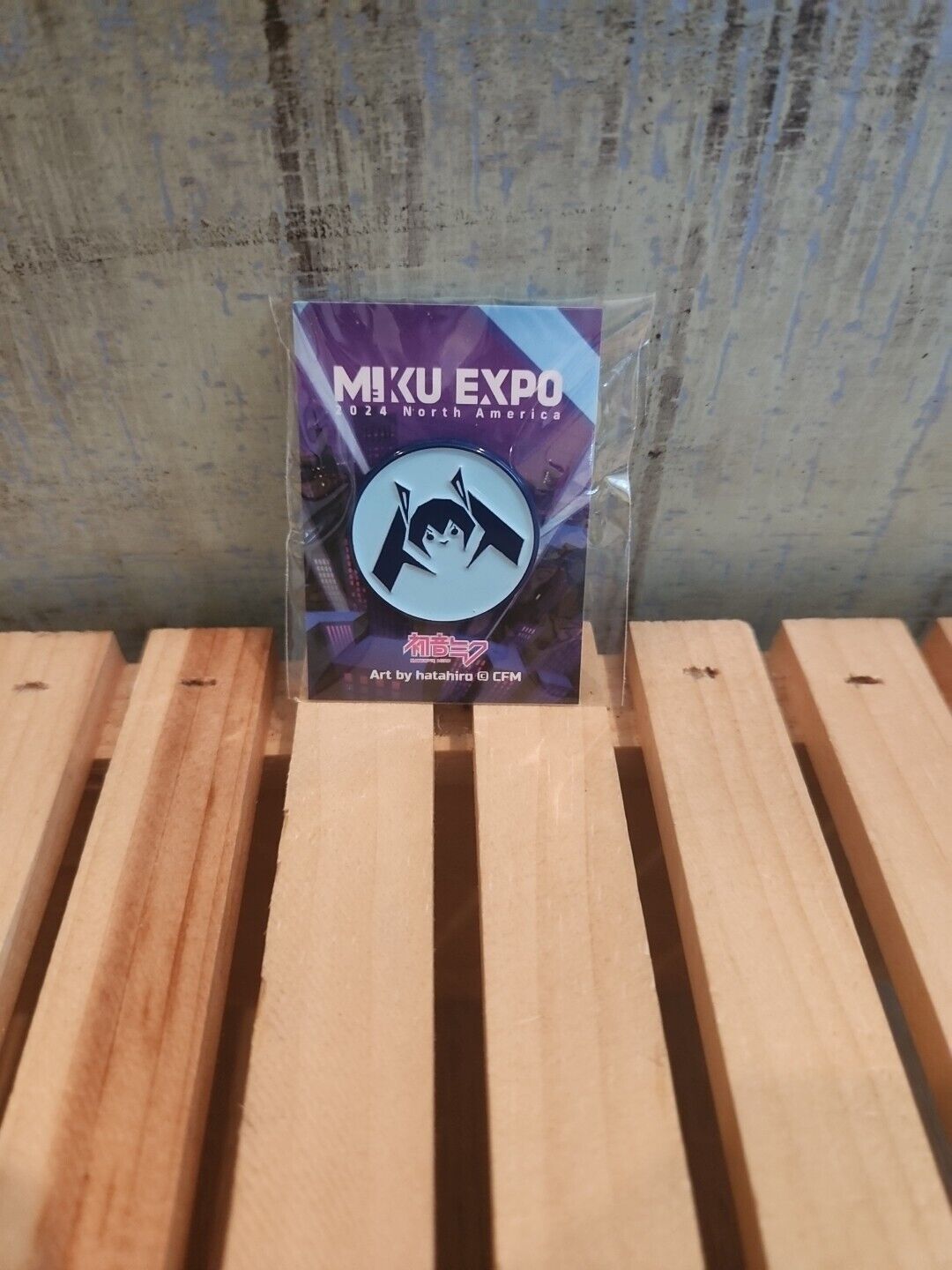 miku expo 2024 enamel pin